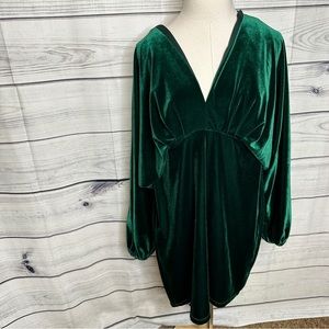 Green velvet mini dress, long sleeves, V neckline